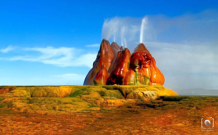 Incredible Fly Geyser in Nevada Created Purely by Accident Incredible Fly Geyser in Nevada Created Purely by Accident