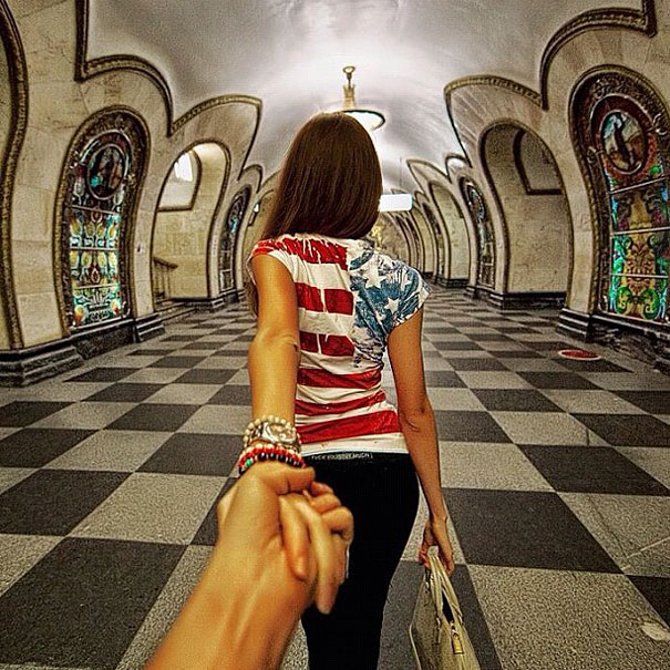 Photographer Follows His Girlfriend Around The World Photographer Follows His Girlfriend Around The World