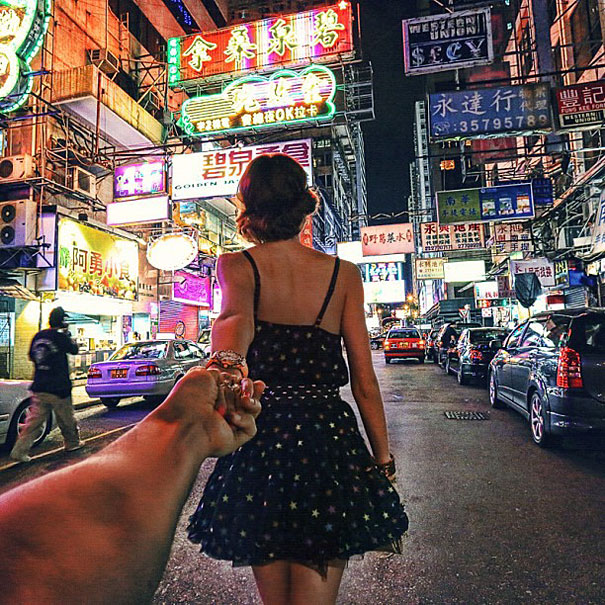 Photographer Follows His Girlfriend Around The World