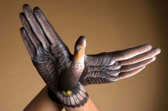Amazing Hand Painting Art by Guido Daniele Amazing Hand Painting Art by Guido Daniele