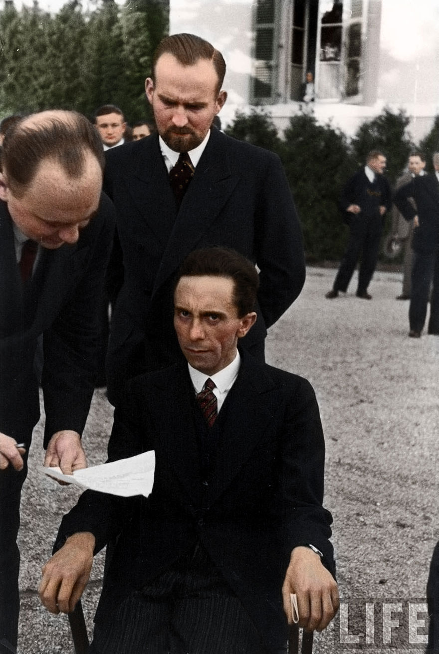 20 Historic Black and White Pictures Restored in Color (Part I) 20 Historic Black and White Pictures Restored in Color (Part I)