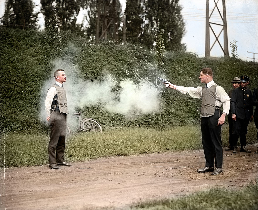 20 Historic Black and White Pictures Restored in Color (Part I)