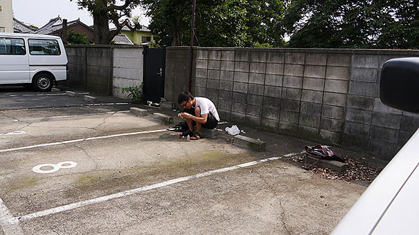 How to Use Your Right Hand To Make Others Think You Have a Girlfriend How to Use Your Right Hand To Make Others Think You Have a Girlfriend