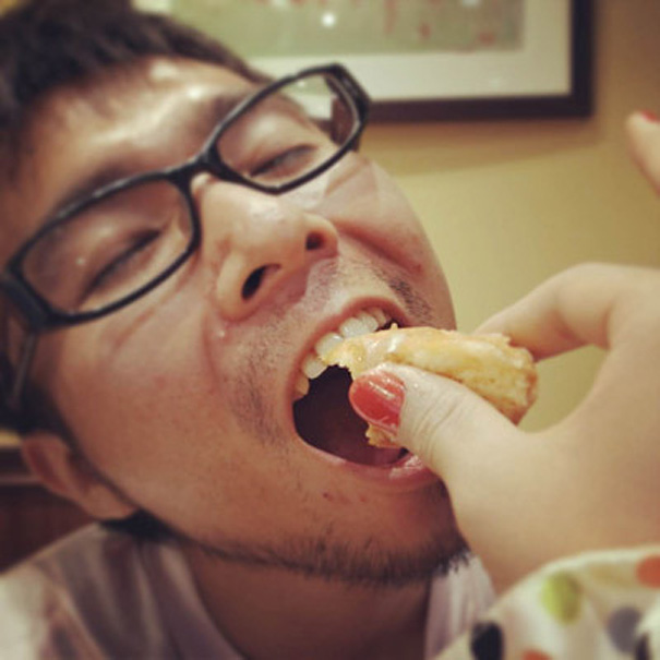 How to Use Your Right Hand To Make Others Think You Have a Girlfriend How to Use Your Right Hand To Make Others Think You Have a Girlfriend