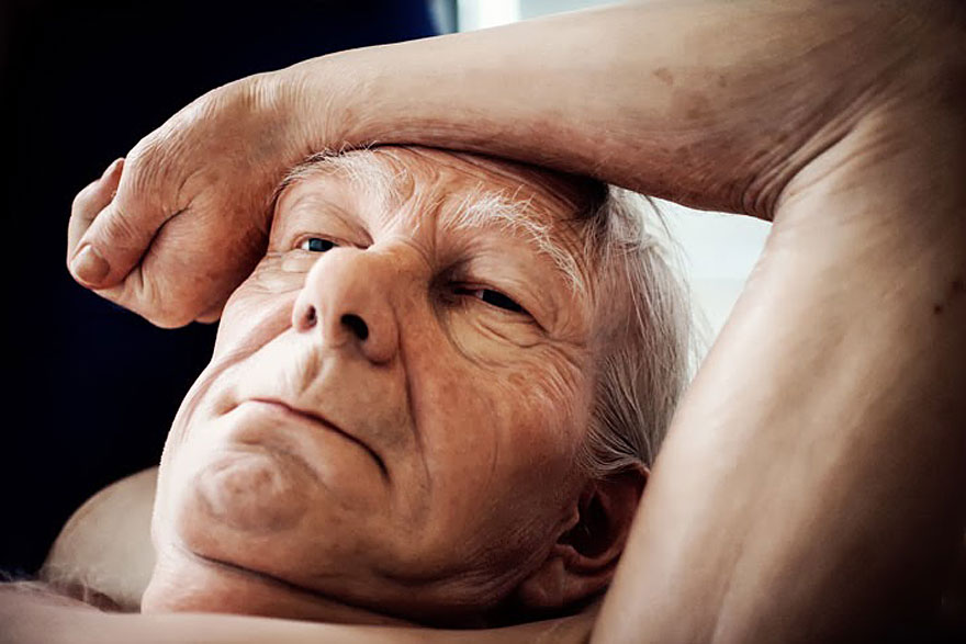 New Hyperrealistic Sculptures by Ron Mueck
