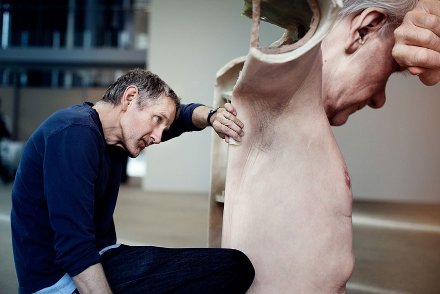 New Hyperrealistic Sculptures by Ron Mueck New Hyperrealistic Sculptures by Ron Mueck