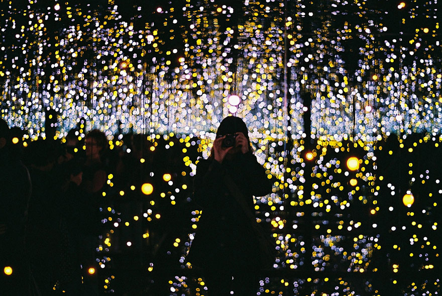 Infinity Mirrored Room By Yayoi Kusama Gives Visitors A Taste Of Space Infinity Mirrored Room By Yayoi Kusama Gives Visitors A Taste Of Space