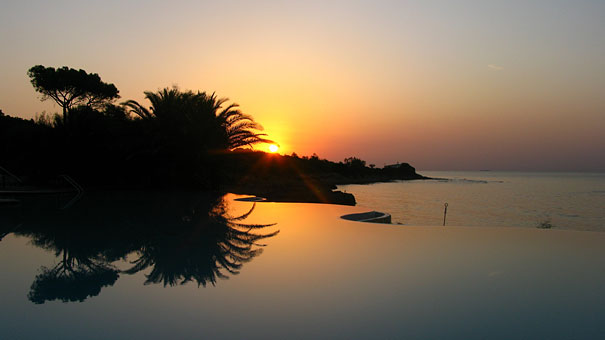 30 Amazing Infinity Pools Around The World