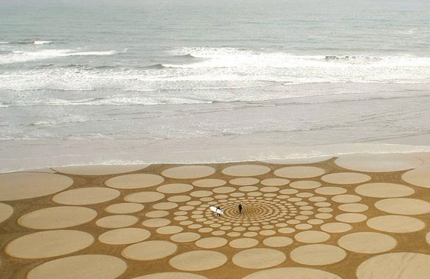 Amazing Sand Drawings on California Beaches Amazing Sand Drawings on California Beaches
