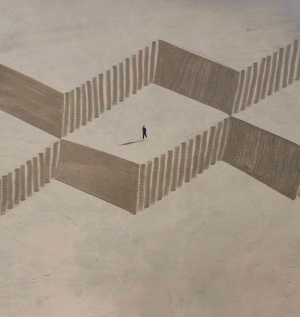 Amazing Sand Drawings on California Beaches