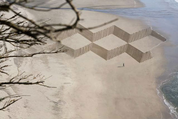 Amazing Sand Drawings on California Beaches Amazing Sand Drawings on California Beaches