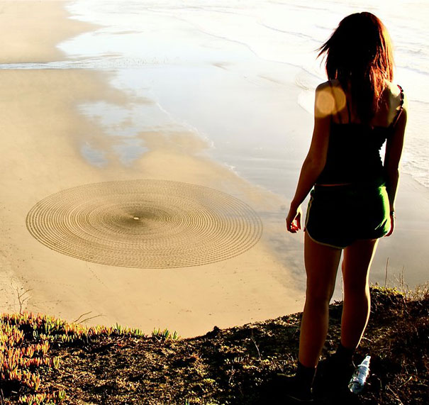 Amazing Sand Drawings on California Beaches Amazing Sand Drawings on California Beaches