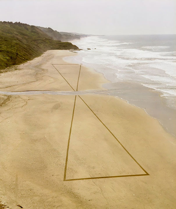 Amazing Sand Drawings on California Beaches Amazing Sand Drawings on California Beaches