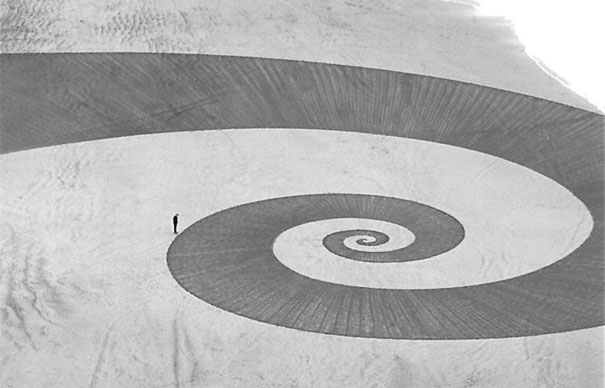 Amazing Sand Drawings on California Beaches