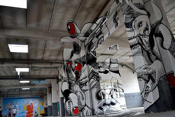 Anamorphic Medusa Inside a Factory Anamorphic Medusa Inside a Factory