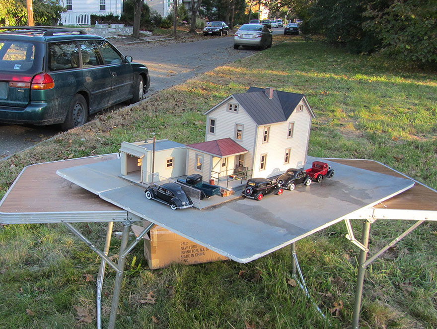 Artist Uses Perspective, Miniature Car Models And A $250 Camera To Create Realistic Historical Photos Artist Uses Perspective, Miniature Car Models And A $250 Camera To Create Realistic Historical Photos