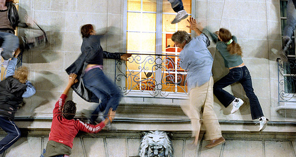 Giant Mirrored Building Facade Turns Visitors Into Spiderman Giant Mirrored Building Facade Turns Visitors Into Spiderman