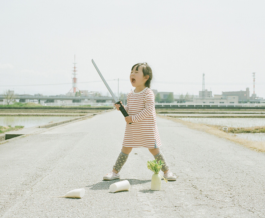 Japanese Photographer Takes Cutest Pictures of His 4-year-old Daughter Japanese Photographer Takes Cutest Pictures of His 4-year-old Daughter