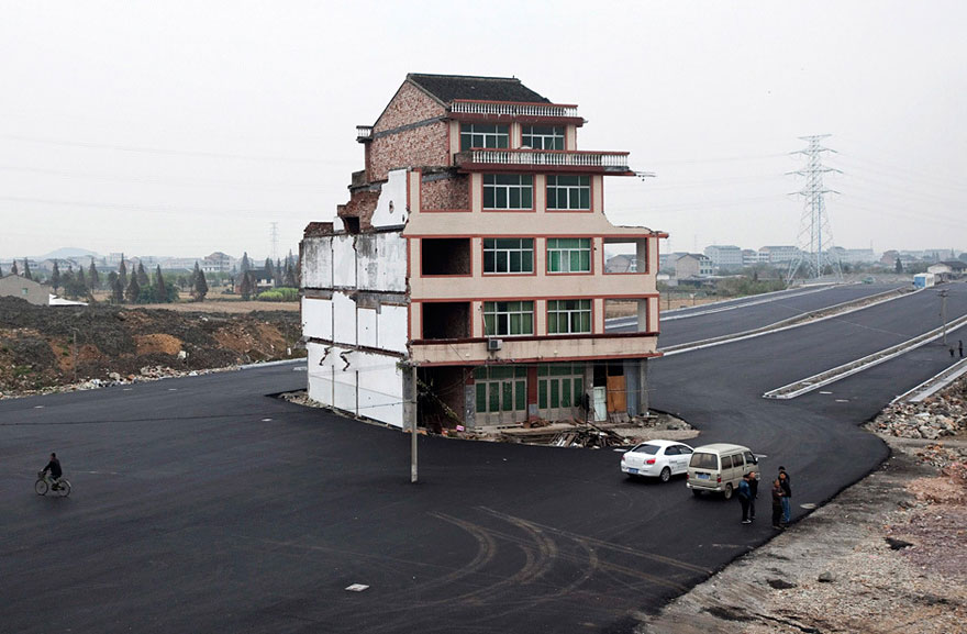 China's Government Paves a Highway Around Stubborn Homeowners