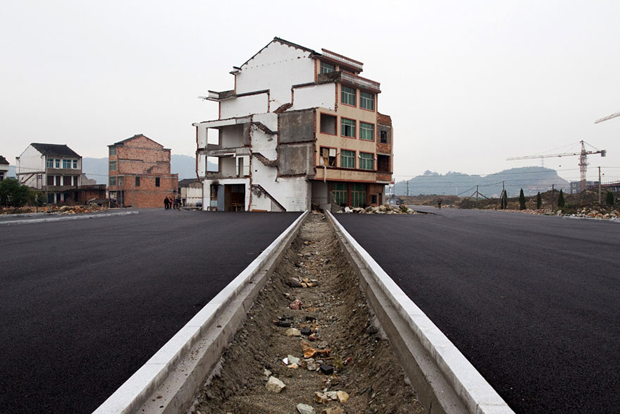 China's Government Paves a Highway Around Stubborn Homeowners