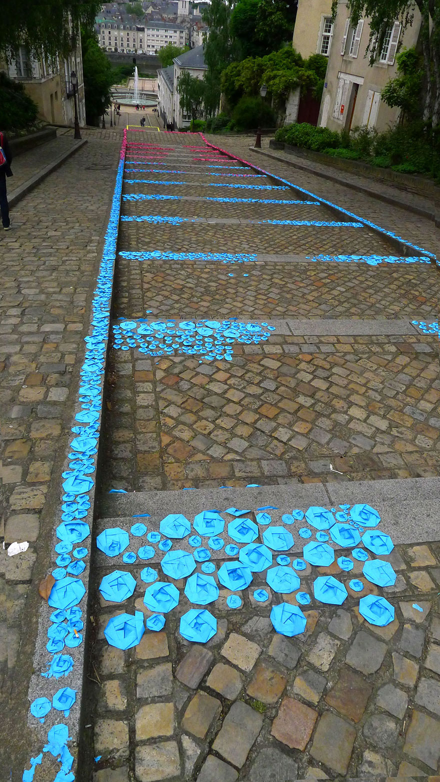 New Origami Street Art by Mademoiselle Maurice New Origami Street Art by Mademoiselle Maurice