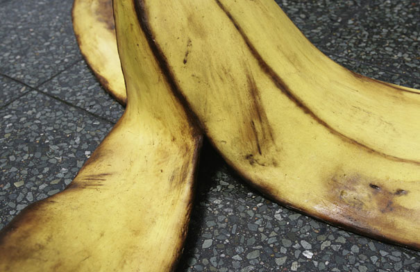 30 Creative Ads Using Oversized Objects 30 Creative Ads Using Oversized Objects