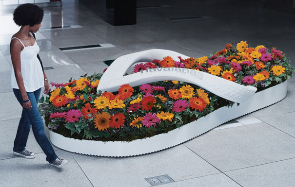 30 Creative Ads Using Oversized Objects 30 Creative Ads Using Oversized Objects