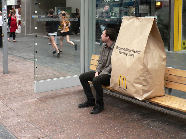 30 Creative Ads Using Oversized Objects
