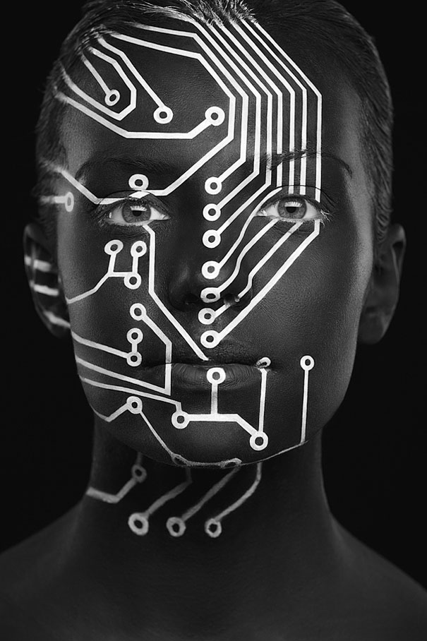 Models' Faces Turned Into Stunning Optical Illusions By Creative Russian Duo Models' Faces Turned Into Stunning Optical Illusions By Creative Russian Duo