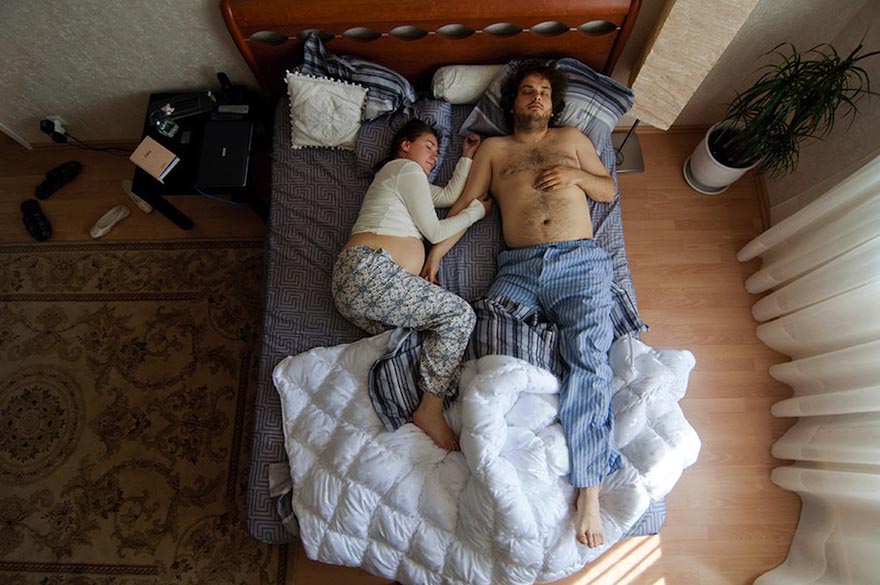 Intimate Portraits of Sleeping Pregnant Couples by Russian Photographer Jana Romanova