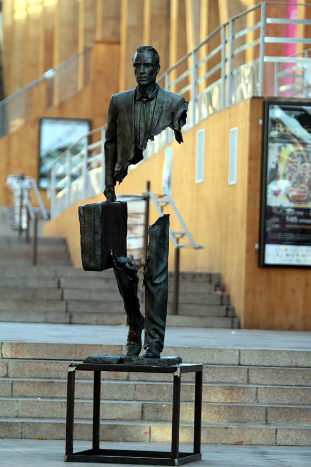 The Beautifully Imperfect Bronze Sculptures Of Bruno Catalano Are Not All There The Beautifully Imperfect Bronze Sculptures Of Bruno Catalano Are Not All There