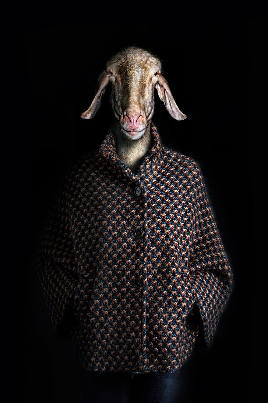 second-skins-miguel-vallinas-4