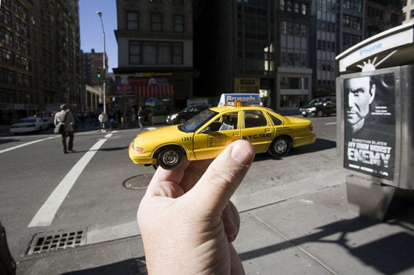 Souvenir Optical Illusions by Michael Hughes Souvenir Optical Illusions by Michael Hughes