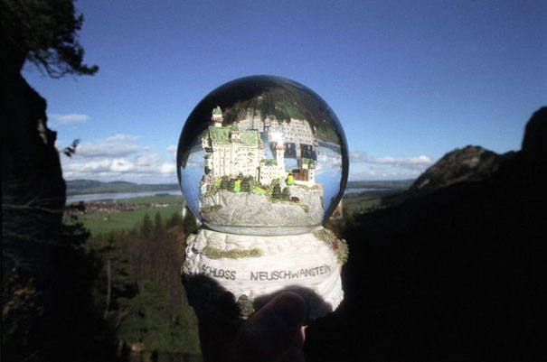 Souvenir Optical Illusions by Michael Hughes Souvenir Optical Illusions by Michael Hughes