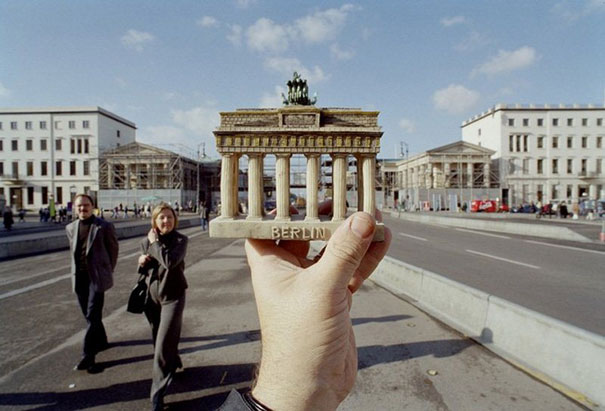 Souvenir Optical Illusions by Michael Hughes Souvenir Optical Illusions by Michael Hughes