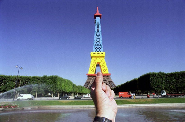 Souvenir Optical Illusions by Michael Hughes Souvenir Optical Illusions by Michael Hughes