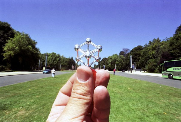 Souvenir Optical Illusions by Michael Hughes Souvenir Optical Illusions by Michael Hughes