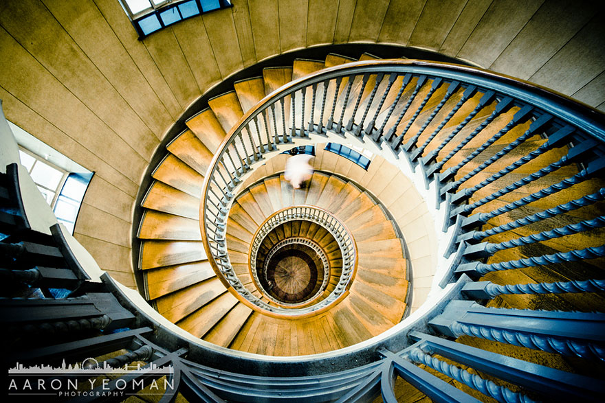 20 Mesmerizing Examples of Spiral Staircase Photography