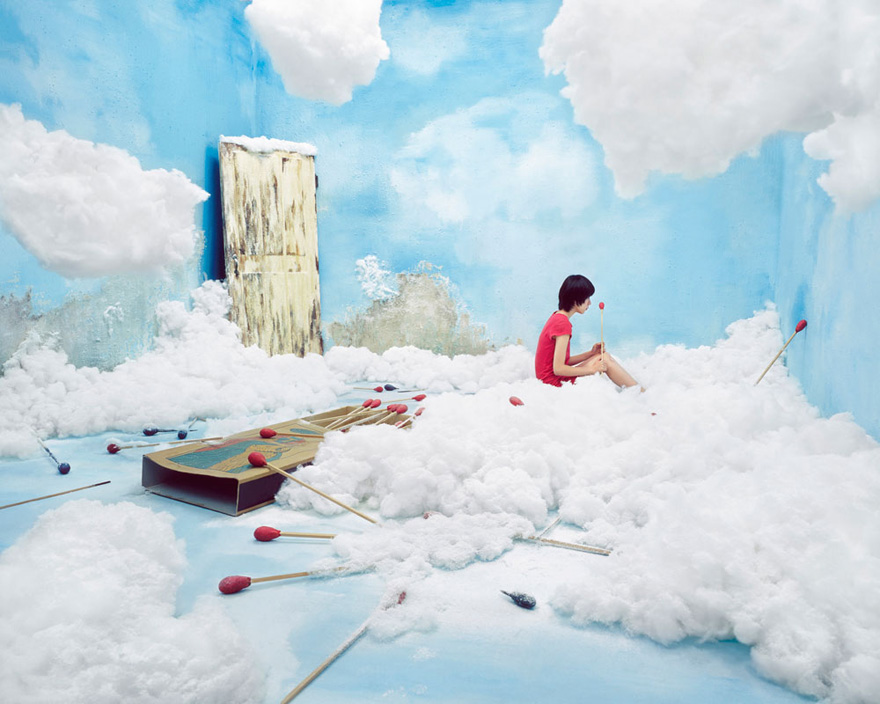 Artist Turns Her Small Studio Room Into Surreal Dreamscapes Without Using Photoshop Artist Turns Her Small Studio Room Into Surreal Dreamscapes Without Using Photoshop