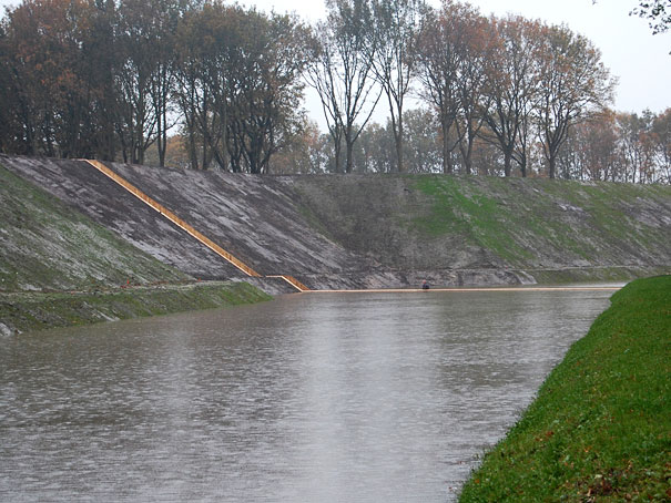 Invisible Pedestrian Bridge in Netherlands Invisible Pedestrian Bridge in Netherlands