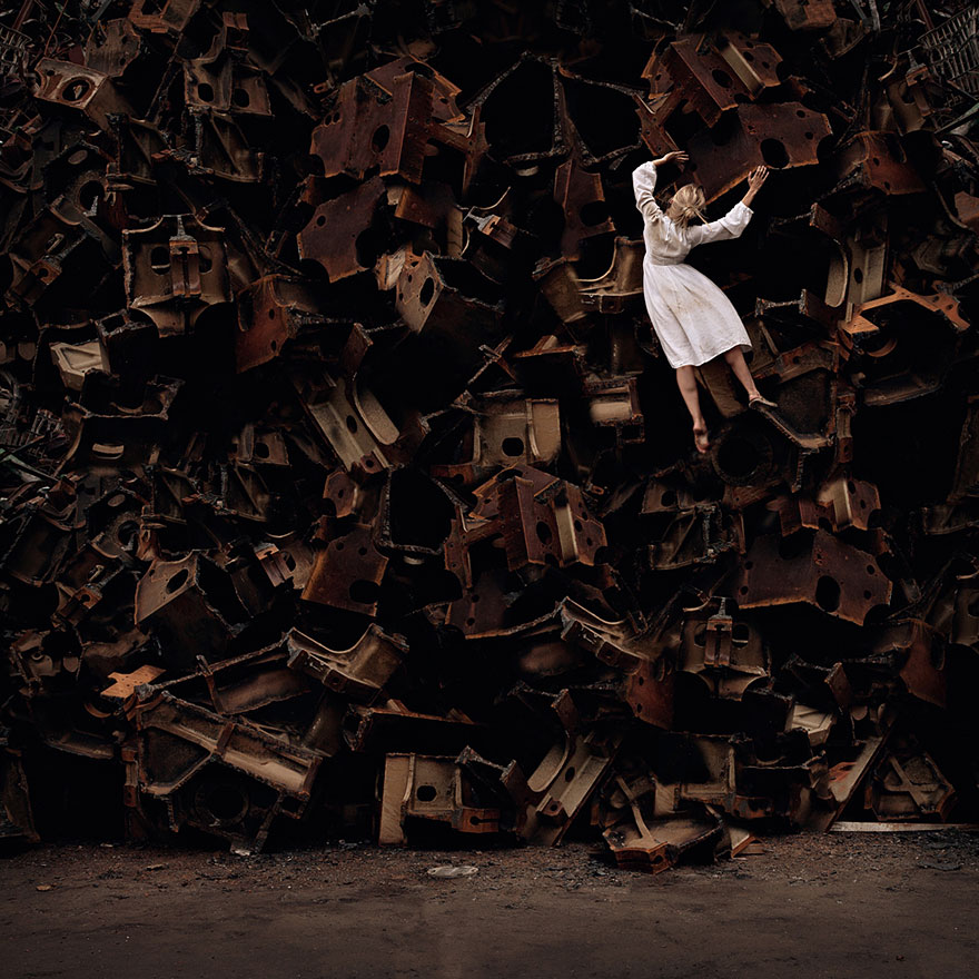 Surreal Photo Manipulations By Ex-Ballet Dancer Kylli Sparre Surreal Photo Manipulations By Ex-Ballet Dancer Kylli Sparre