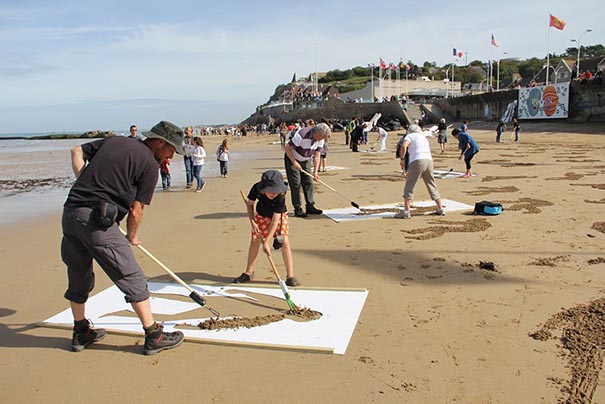 9,000 Fallen Soldier Sand Drawings Commemorate Those Who Died On D-Day Beach 