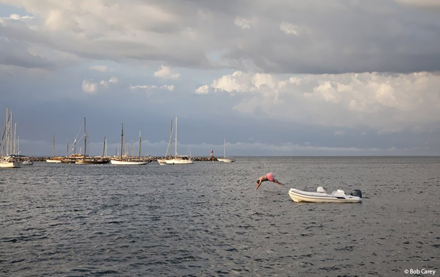 Man Puts On A Pink Tutu And Travels The World To Bring A Smile To His Wife Fighting Breast Cancer Man Puts On A Pink Tutu And Travels The World To Bring A Smile To His Wife Fighting Breast Cancer