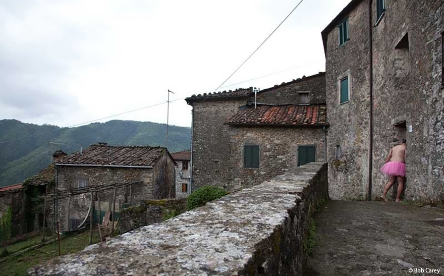Man Puts On A Pink Tutu And Travels The World To Bring A Smile To His Wife Fighting Breast Cancer