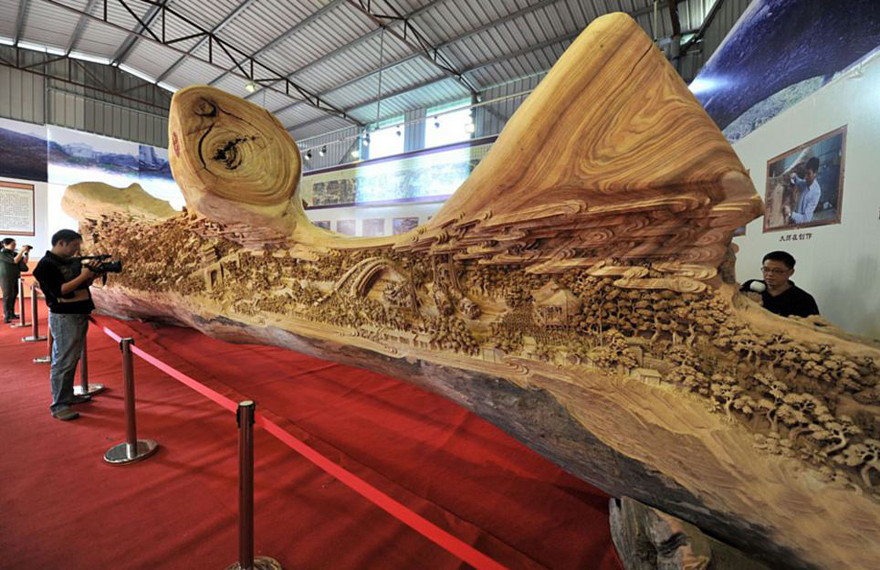 Chinese Sculptor Spends 4 Years Sculpting World's Longest Wooden Masterpiece