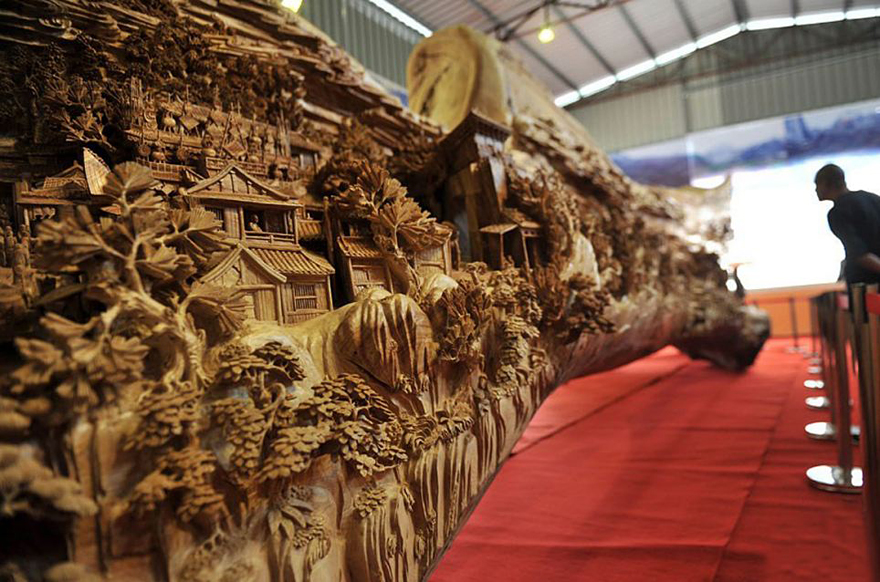 Chinese Sculptor Spends 4 Years Sculpting World's Longest Wooden Masterpiece