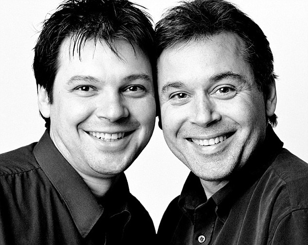 Portraits of Unrelated Look-Alikes by François Brunelle Portraits of Unrelated Look-Alikes by François Brunelle