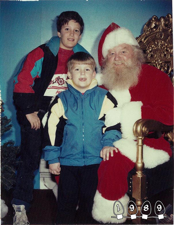 Two Brothers Have Been Taking Pictures With Santa For The Last 34 Years