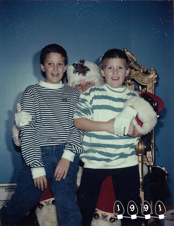 Two Brothers Have Been Taking Pictures With Santa For The Last 34 Years