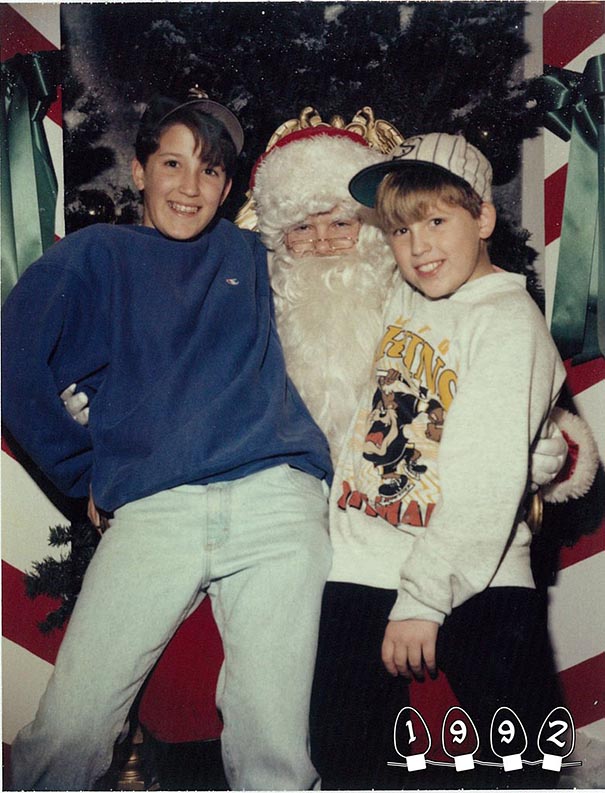 Two Brothers Have Been Taking Pictures With Santa For The Last 34 Years